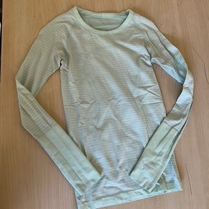 Women’s lululemon long sleeve